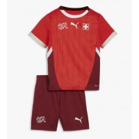 Camisa de Futebol Suíça Equipamento Principal Infantil Europeu 2024 Manga Curta (+ Calças curtas)